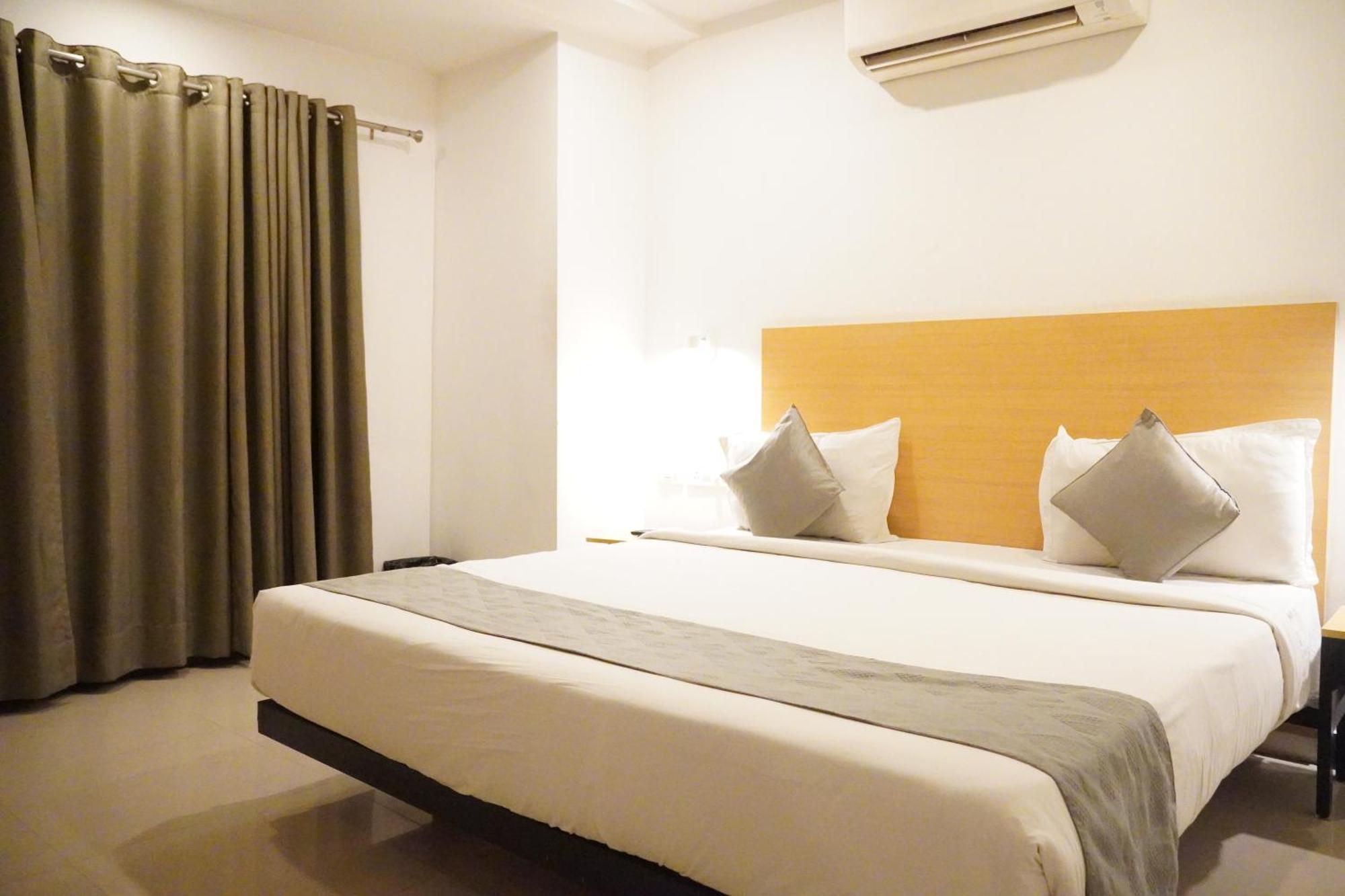 Soonstay Hotel Konark Inn Индаур Экстерьер фото